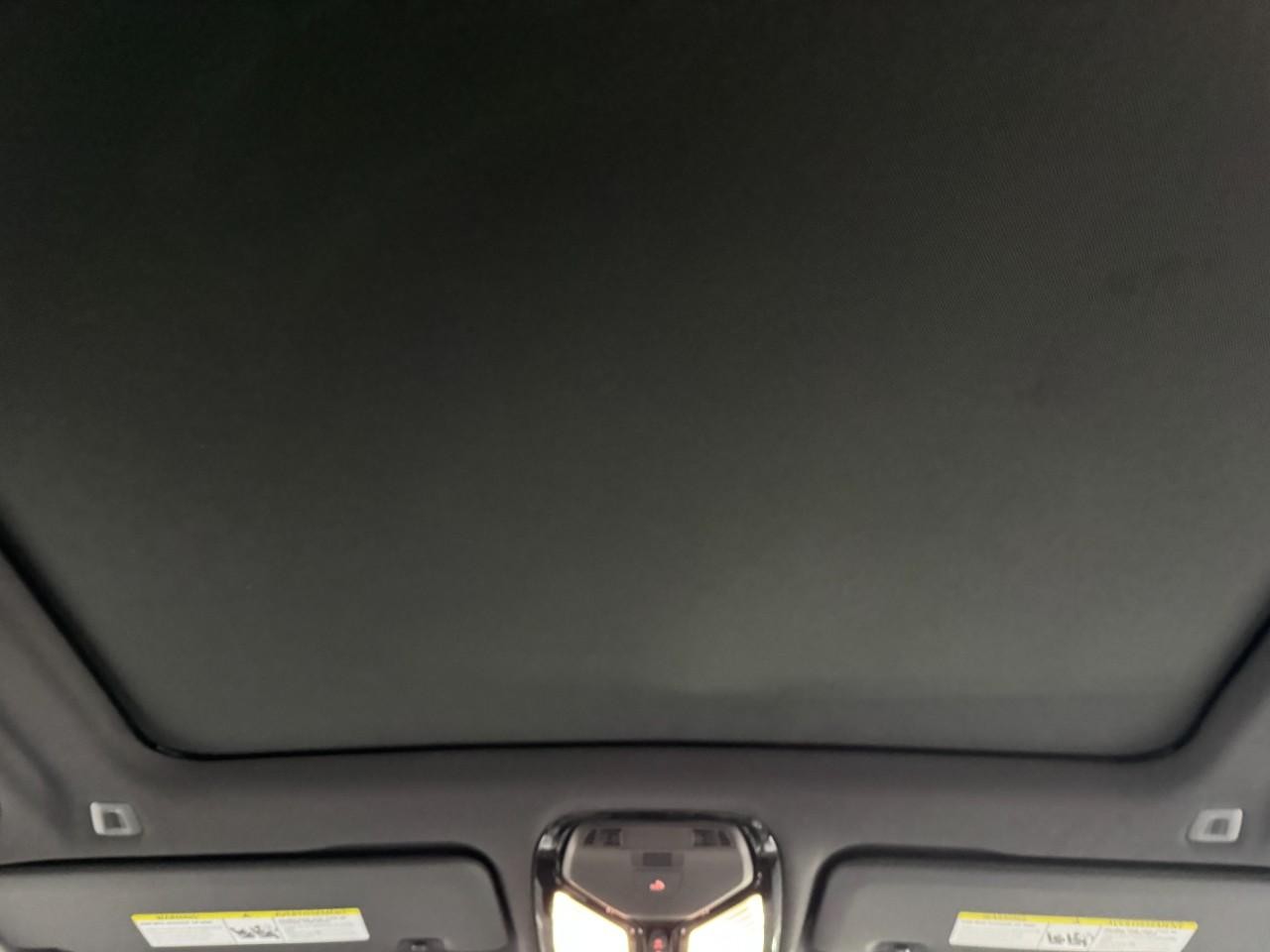 BMW X5 Vehicle Full-screen Gallery Image 12