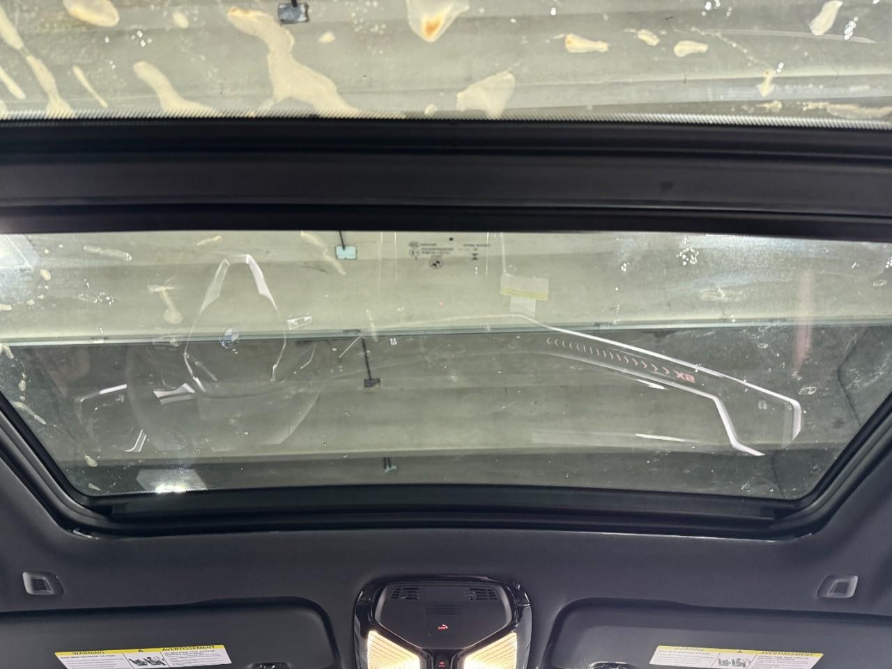 BMW X5 Vehicle Full-screen Gallery Image 12