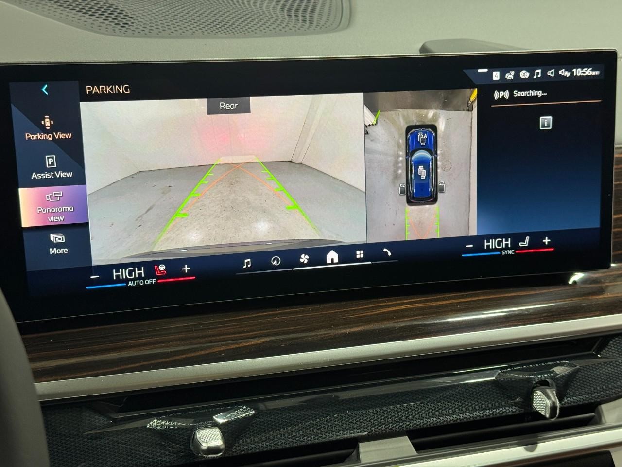 BMW X5 Vehicle Full-screen Gallery Image 34