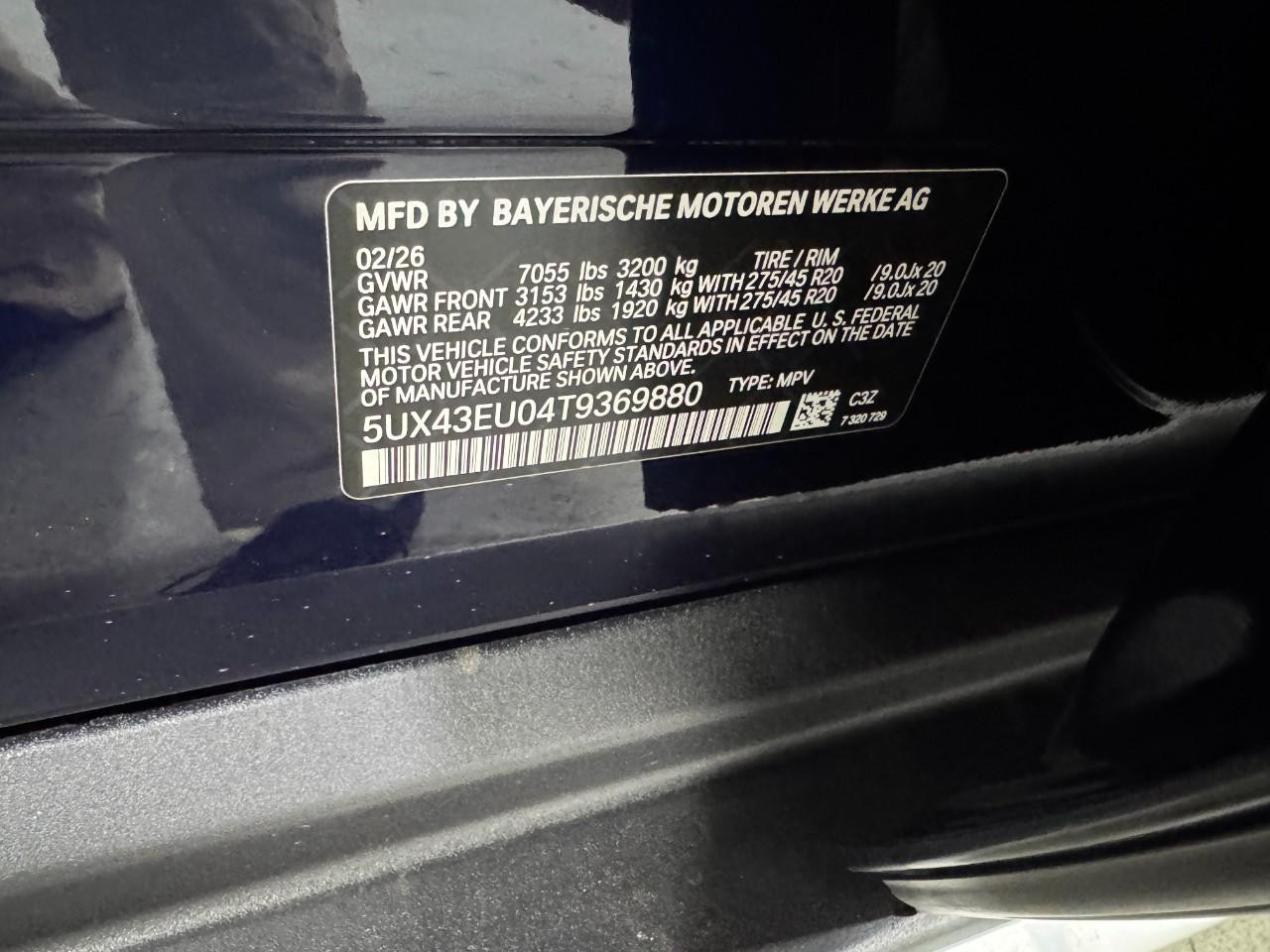 BMW X5 Vehicle Full-screen Gallery Image 35