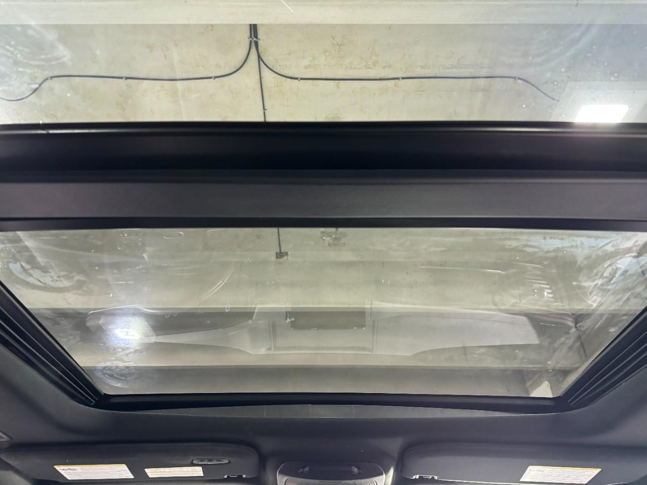 Ford Expedition Max Vehicle Full-screen Gallery Image 14