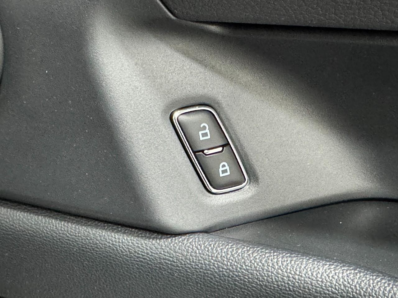 Ford Expedition Max Vehicle Full-screen Gallery Image 24