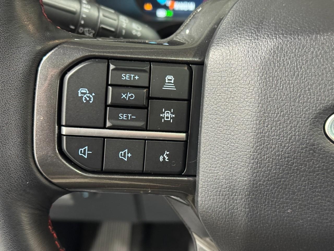 Ford Expedition Max Vehicle Full-screen Gallery Image 32