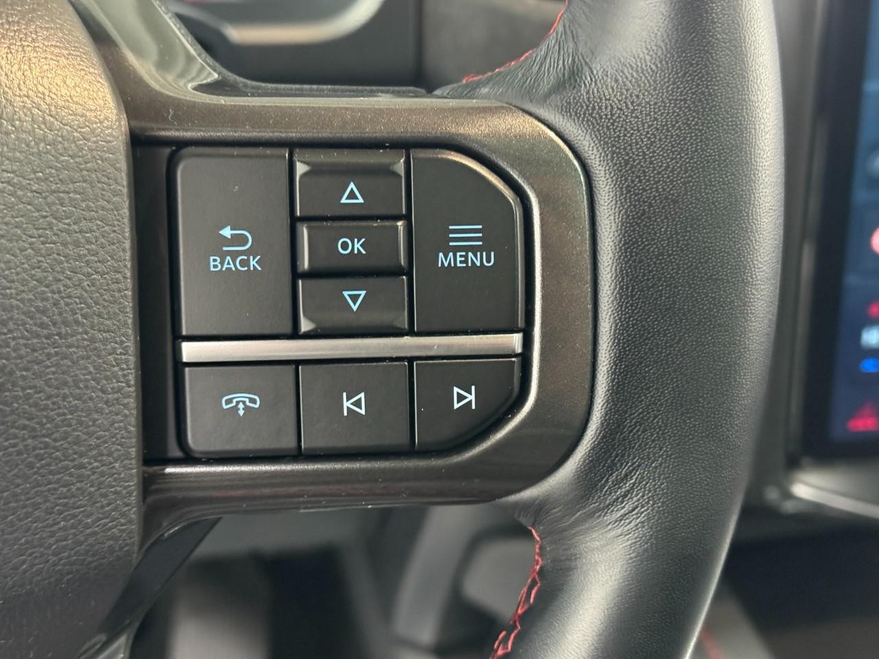 Ford Expedition Max Vehicle Full-screen Gallery Image 33