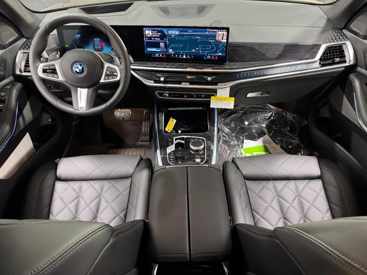 BMW X5 Vehicle Full-screen Gallery Image 13