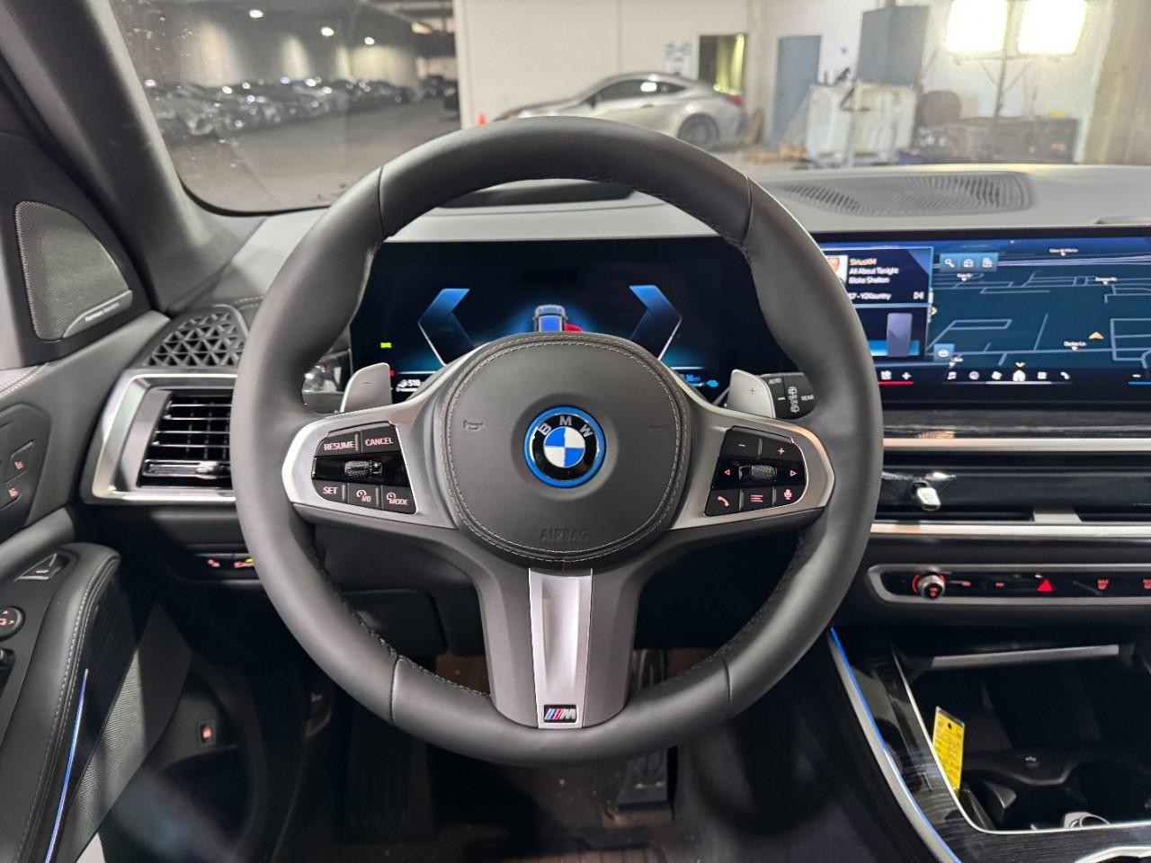 BMW X5 Vehicle Full-screen Gallery Image 14