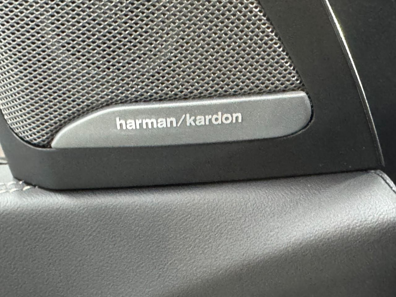 BMW X5 Vehicle Full-screen Gallery Image 24