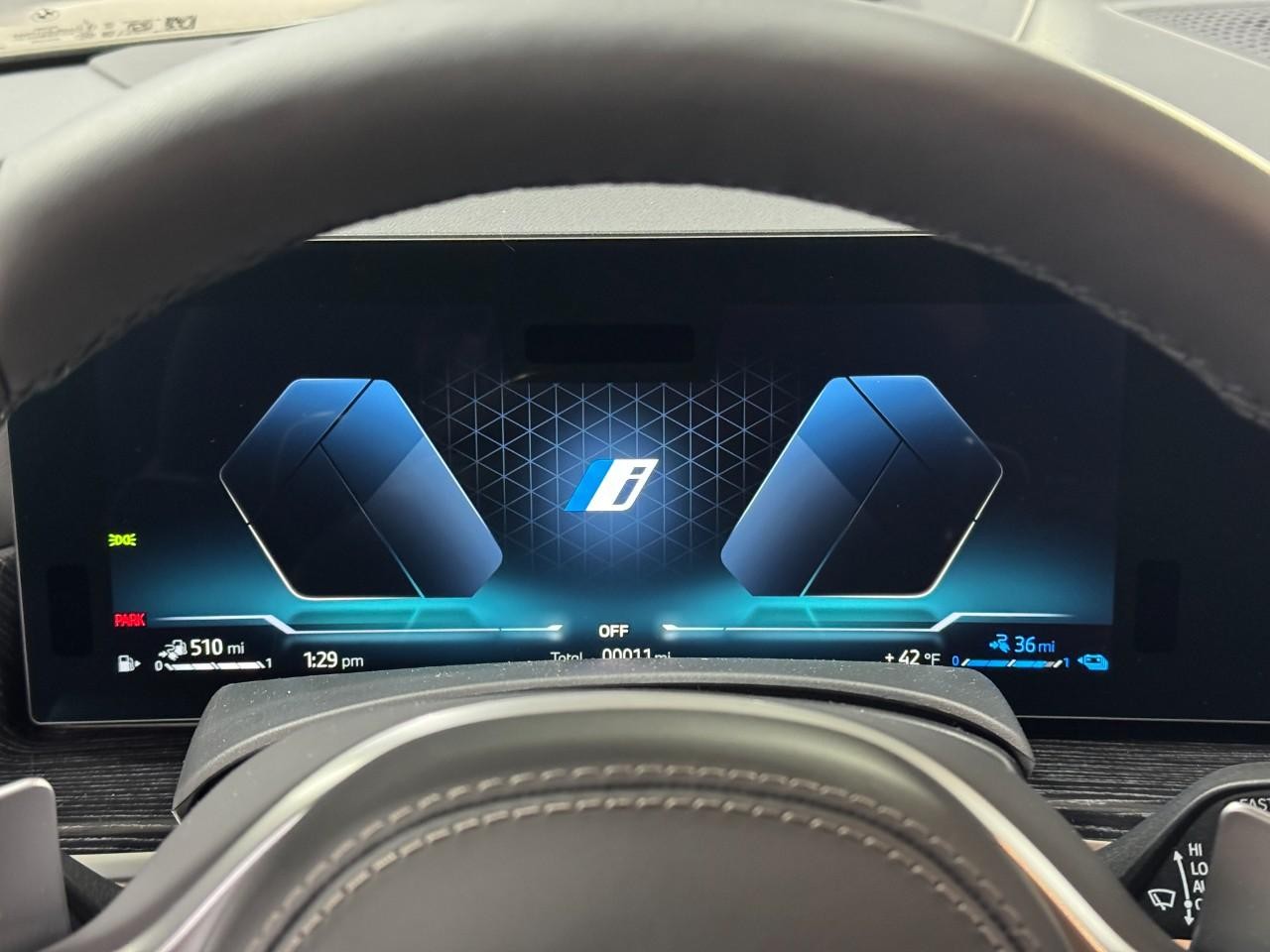 BMW X5 Vehicle Full-screen Gallery Image 35