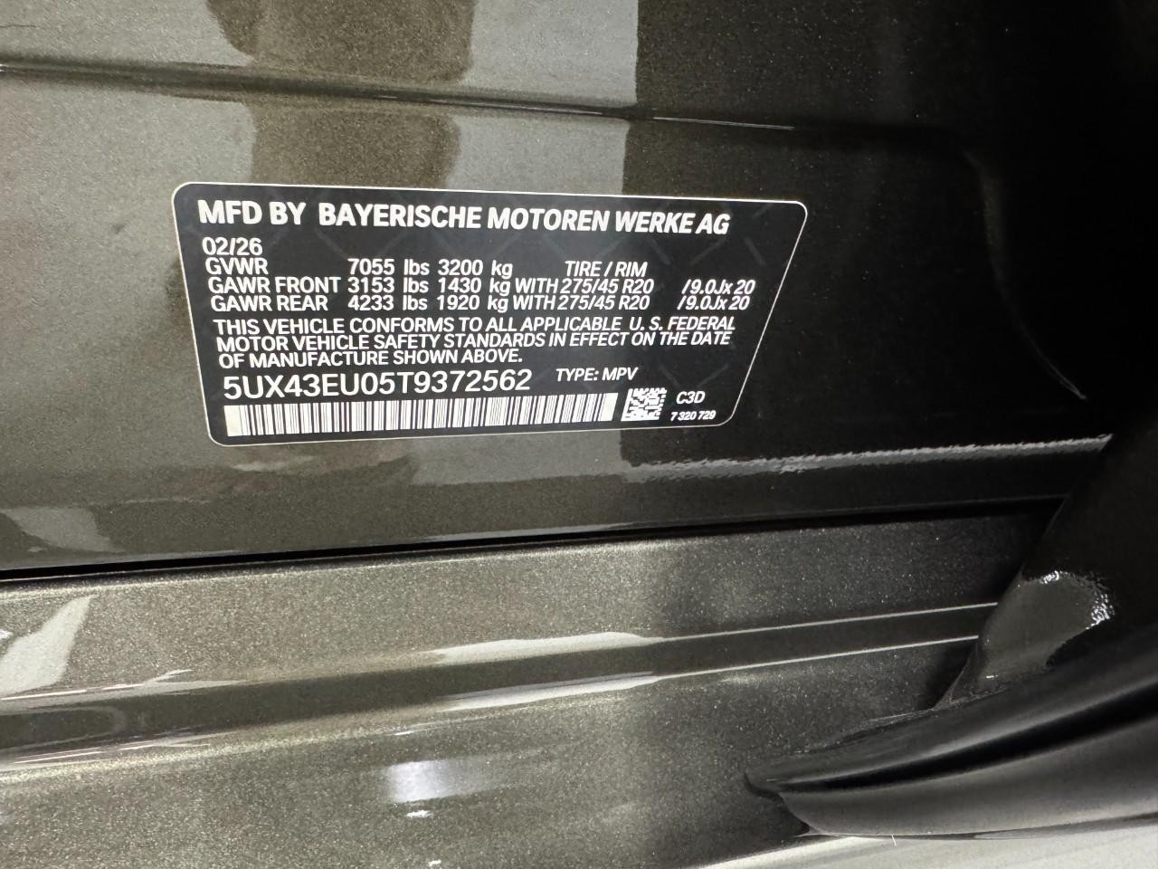 BMW X5 Vehicle Full-screen Gallery Image 37