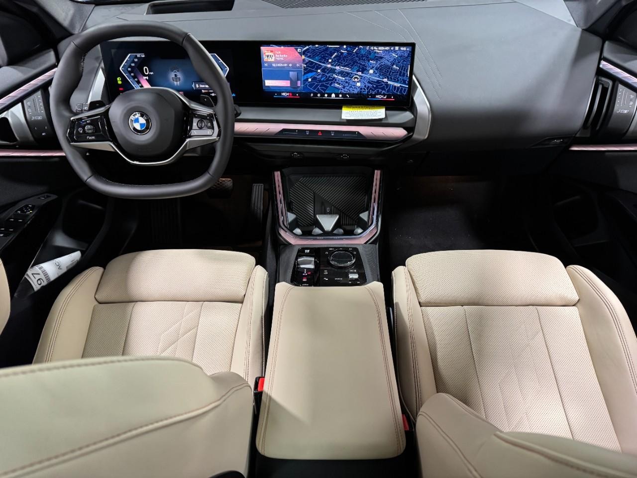 BMW X3 Vehicle Full-screen Gallery Image 12