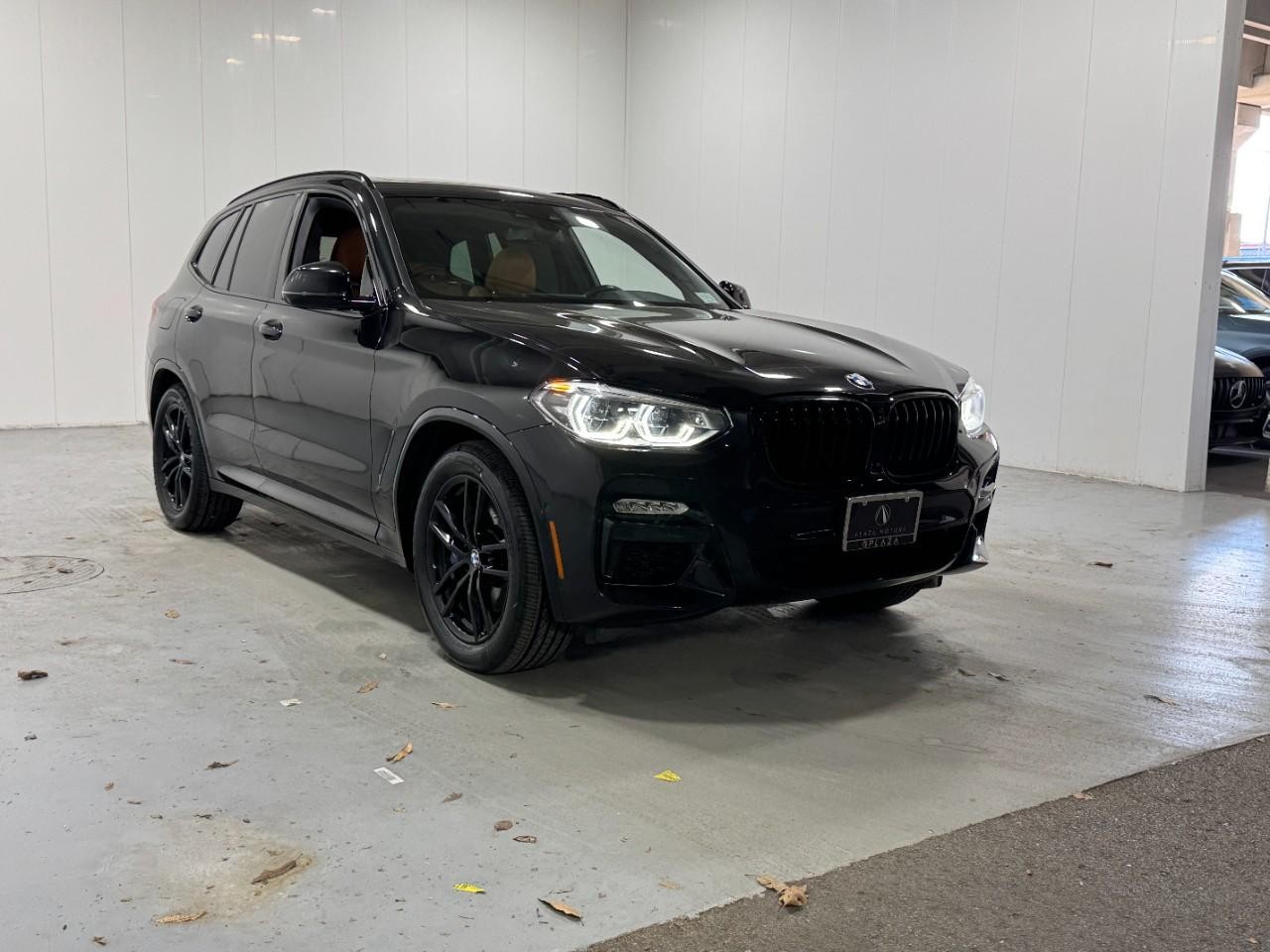 BMW X3 Vehicle Full-screen Gallery Image 6