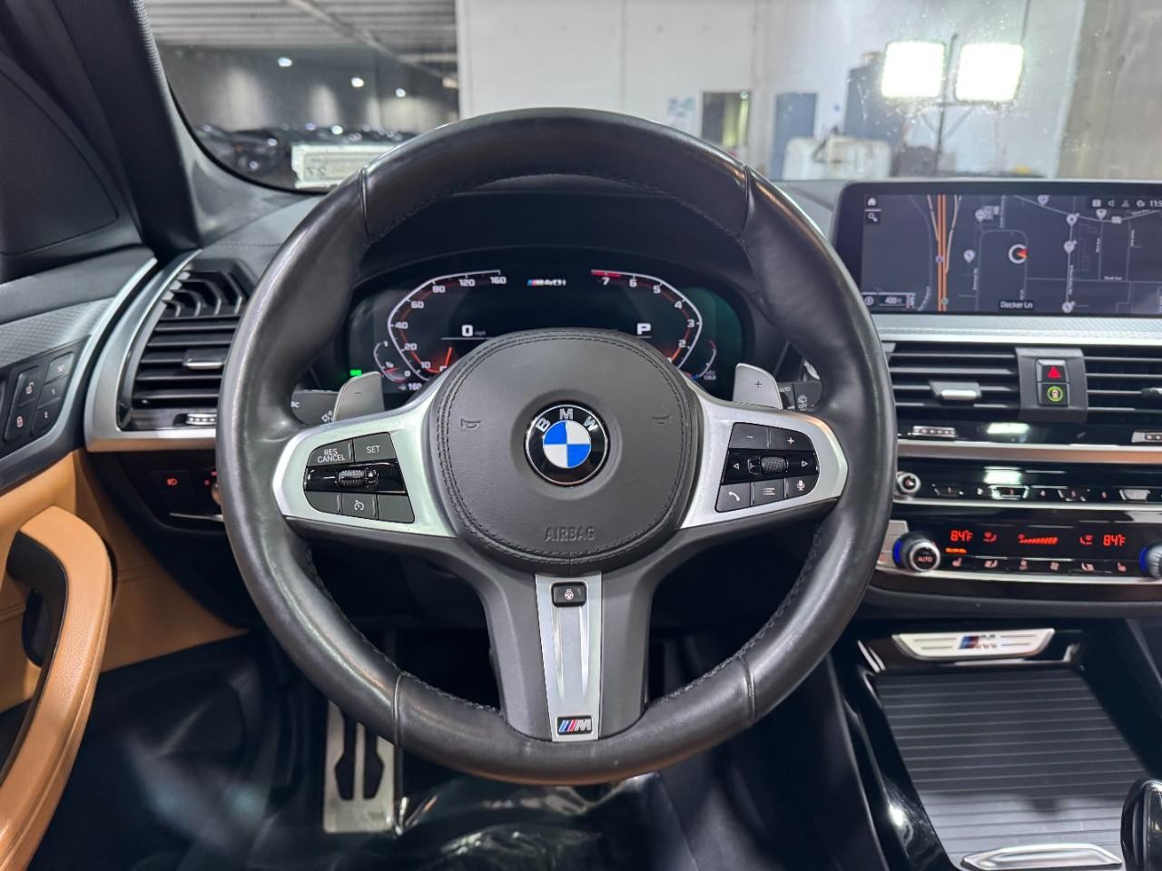 BMW X3 Vehicle Full-screen Gallery Image 14