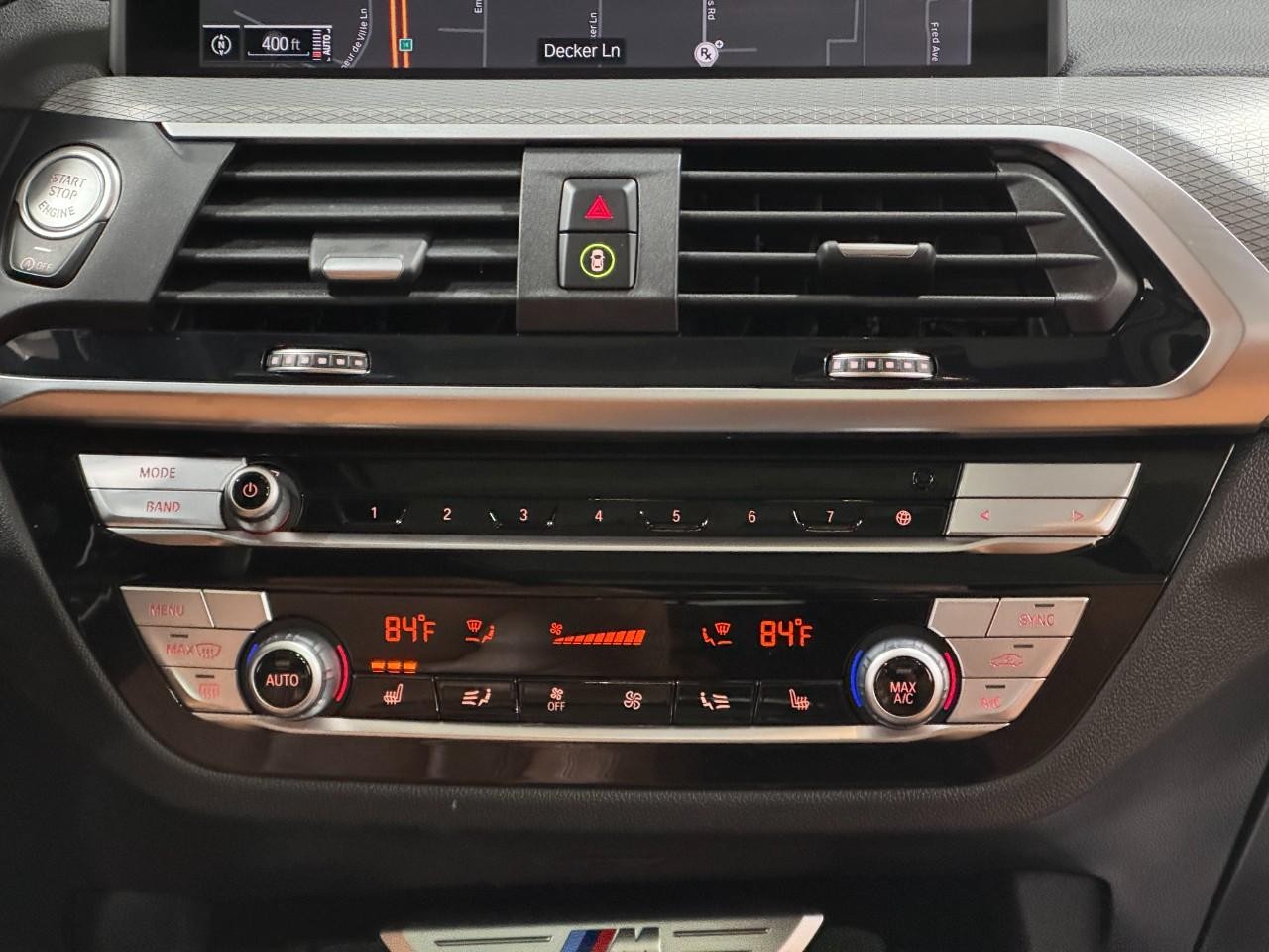 BMW X3 Vehicle Full-screen Gallery Image 16