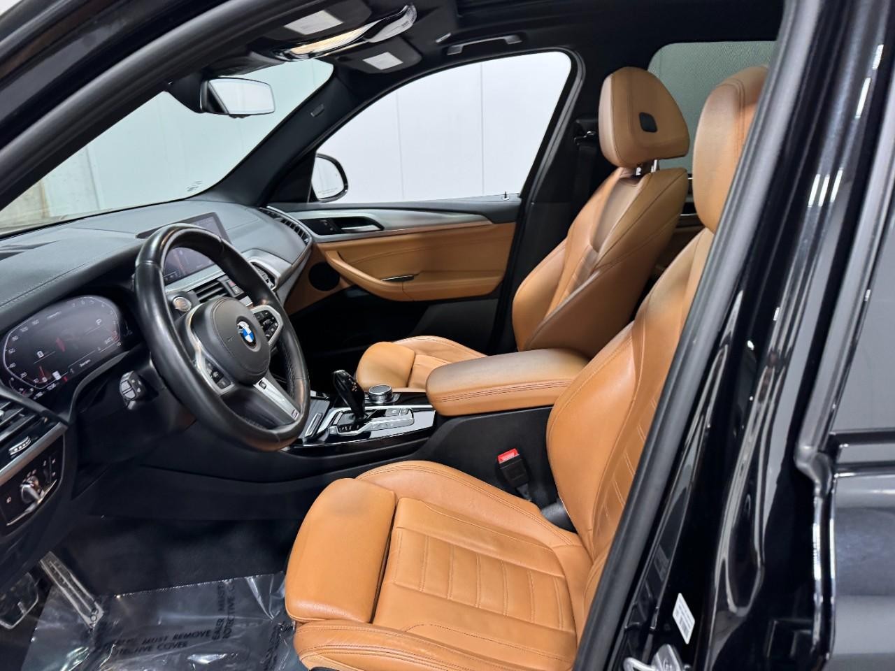 BMW X3 Vehicle Full-screen Gallery Image 26