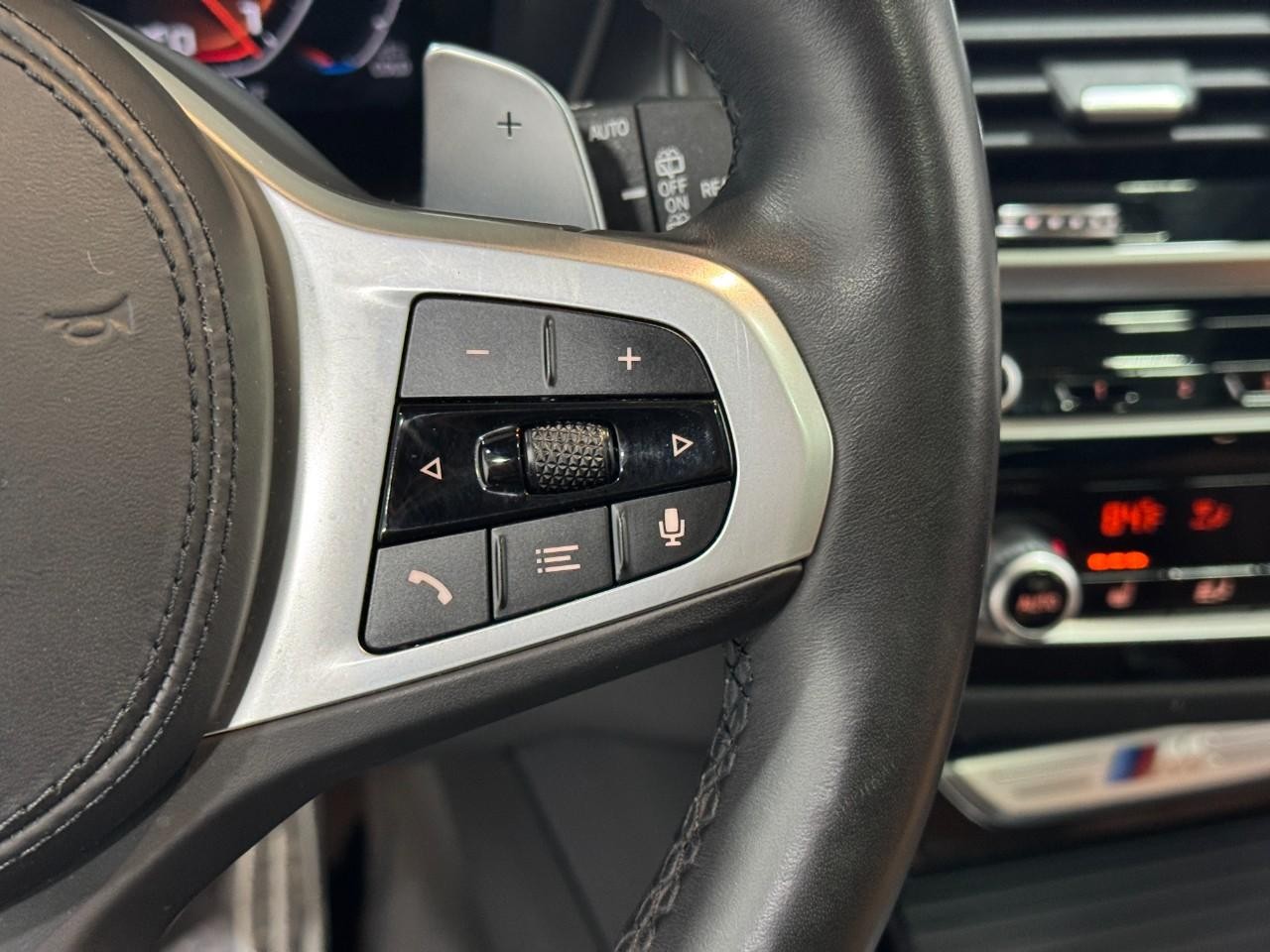 BMW X3 Vehicle Full-screen Gallery Image 31