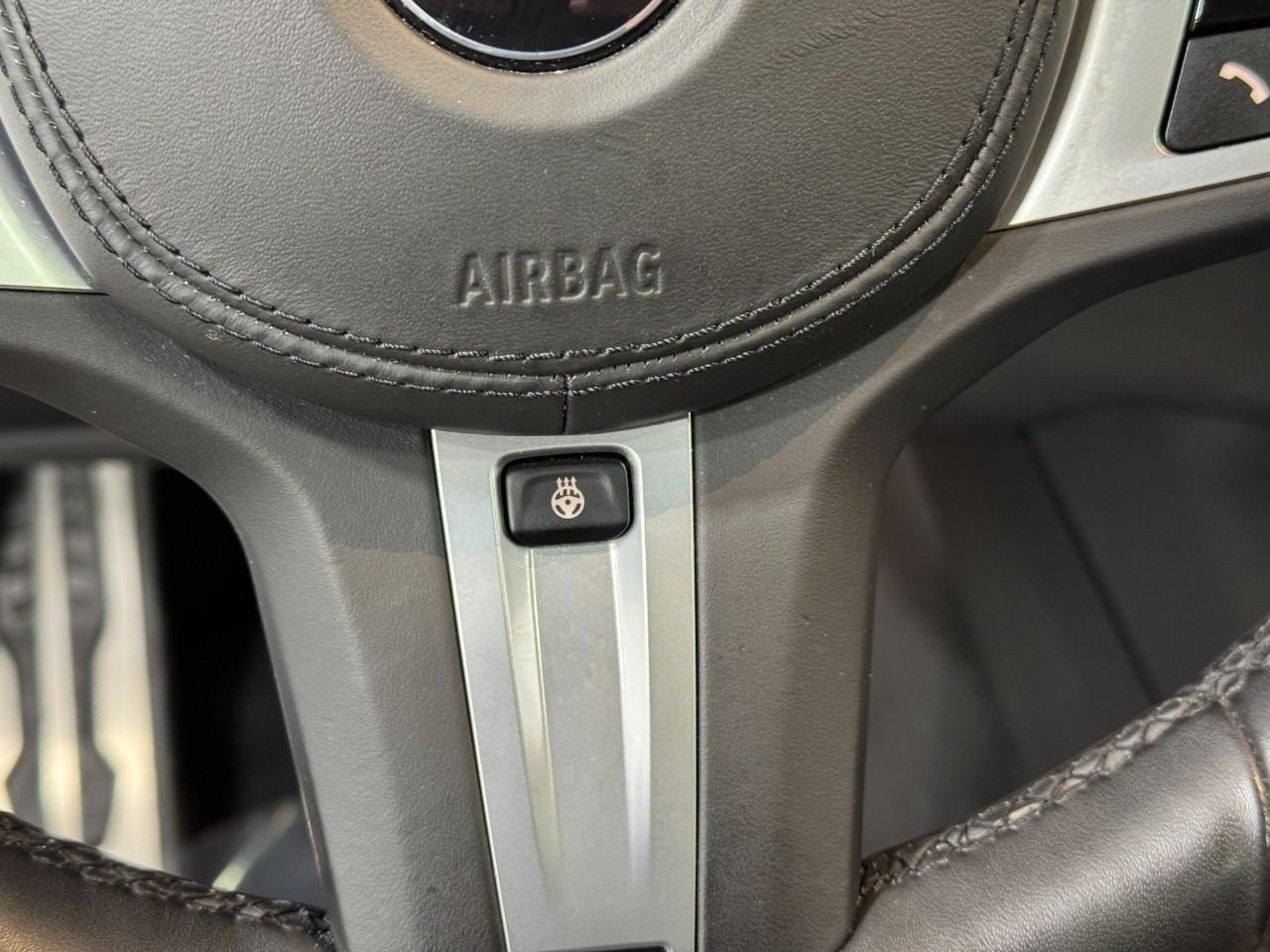 BMW X3 Vehicle Full-screen Gallery Image 32