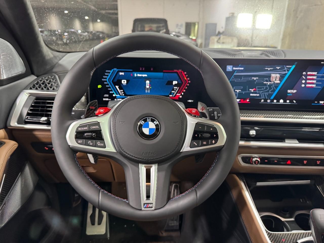 BMW X5 M Vehicle Full-screen Gallery Image 14