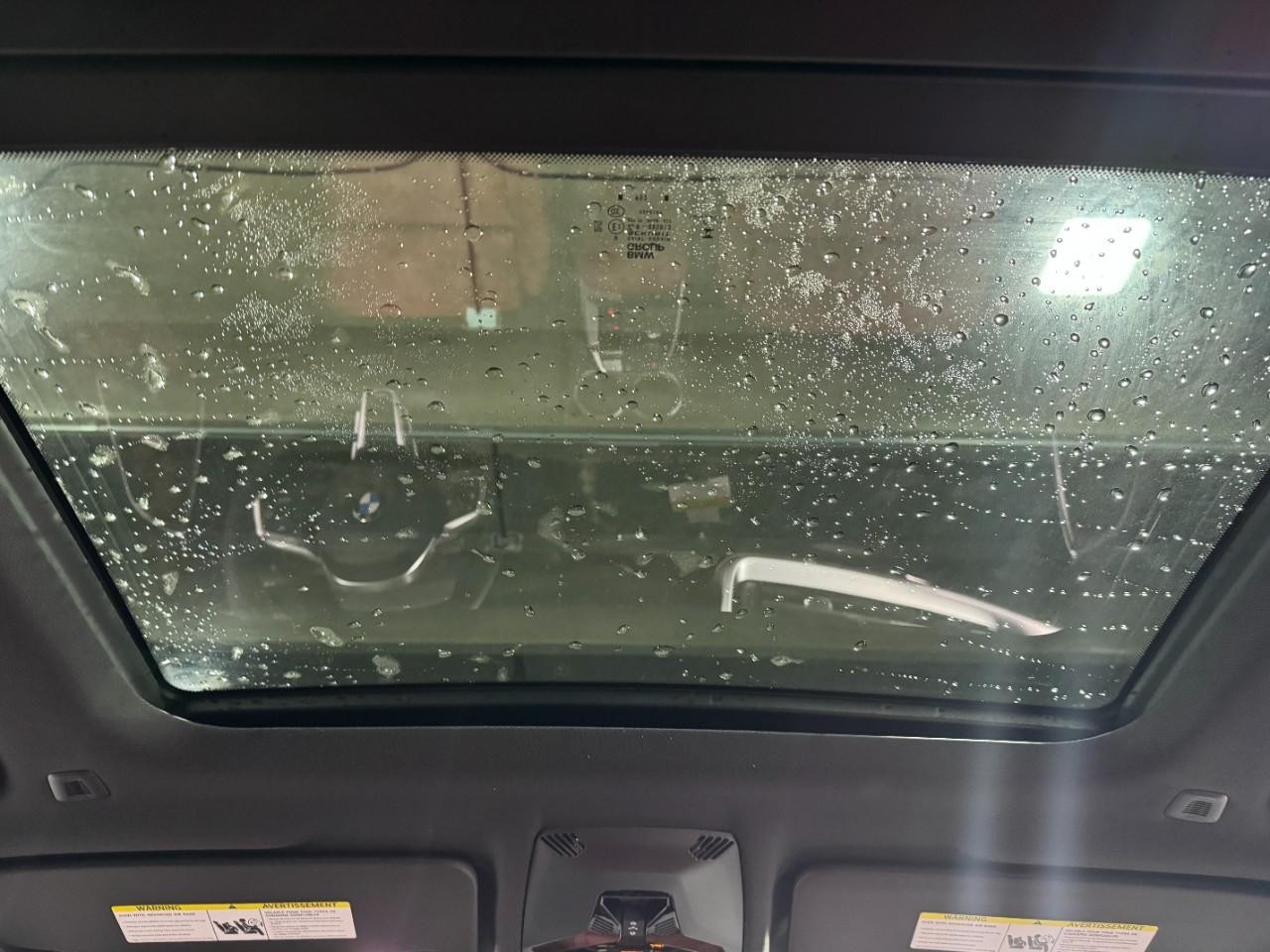 BMW X1 Vehicle Full-screen Gallery Image 11