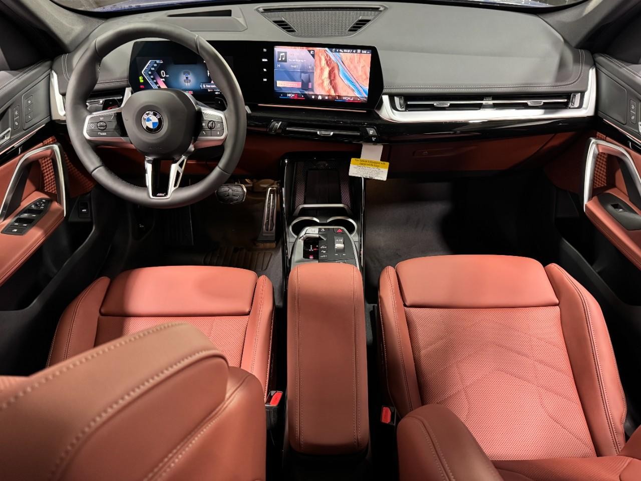 BMW X1 Vehicle Full-screen Gallery Image 12