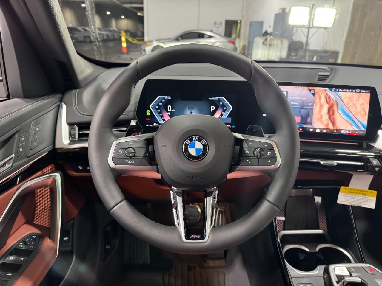 BMW X1 Vehicle Full-screen Gallery Image 13