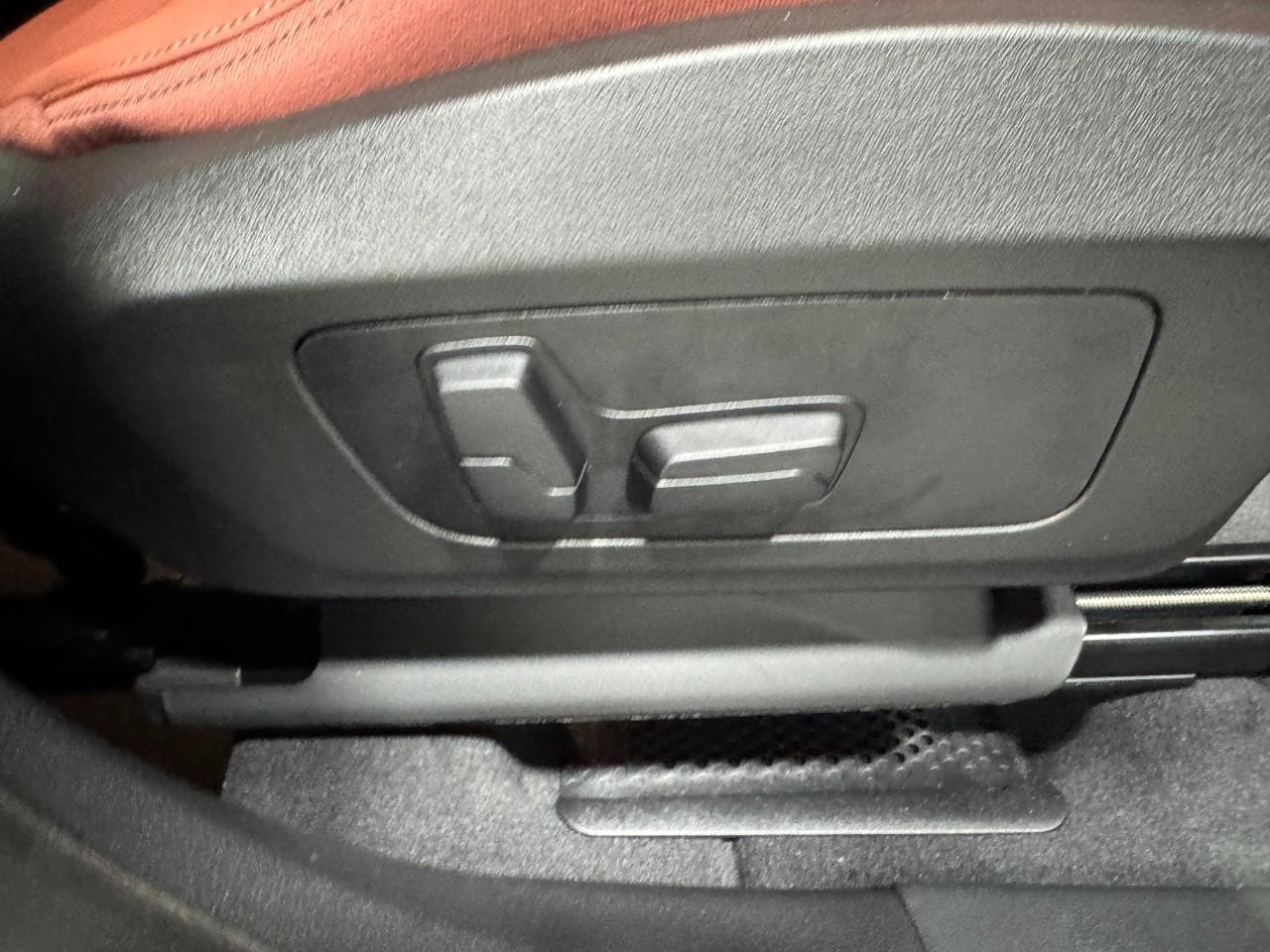 BMW X1 Vehicle Full-screen Gallery Image 19