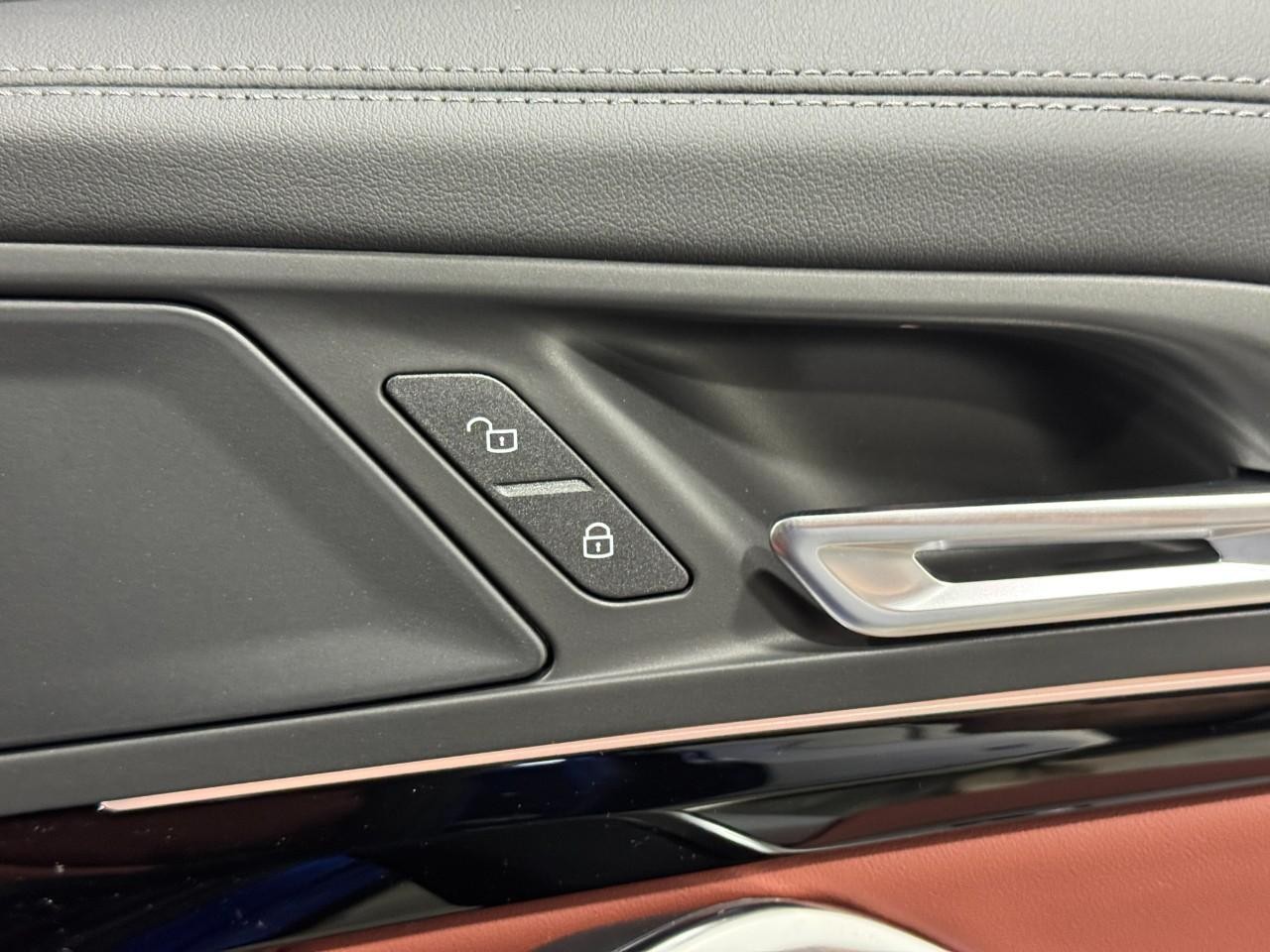 BMW X1 Vehicle Full-screen Gallery Image 20