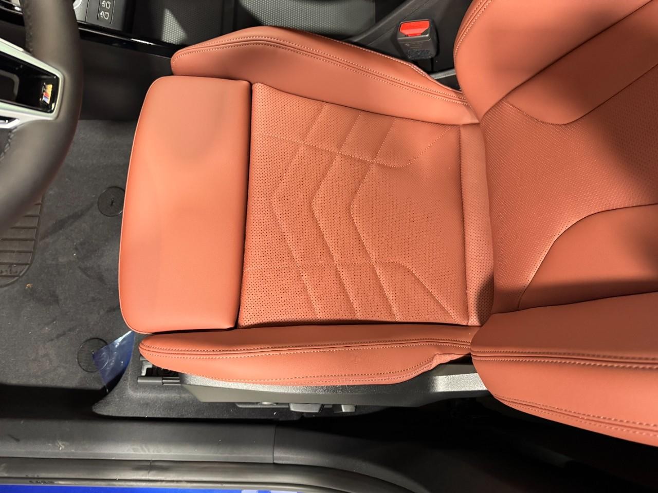 BMW X1 Vehicle Full-screen Gallery Image 26