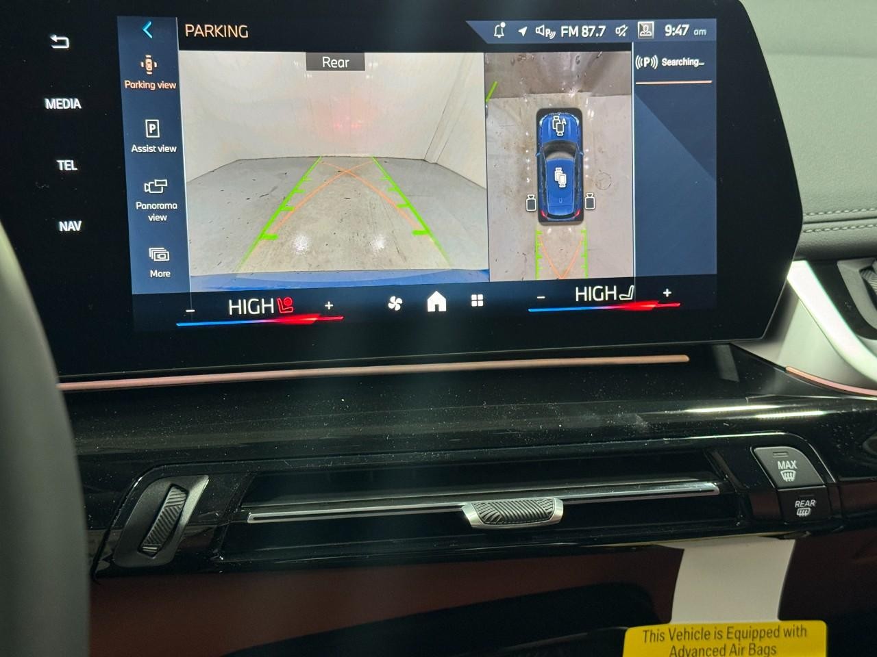 BMW X1 Vehicle Full-screen Gallery Image 32