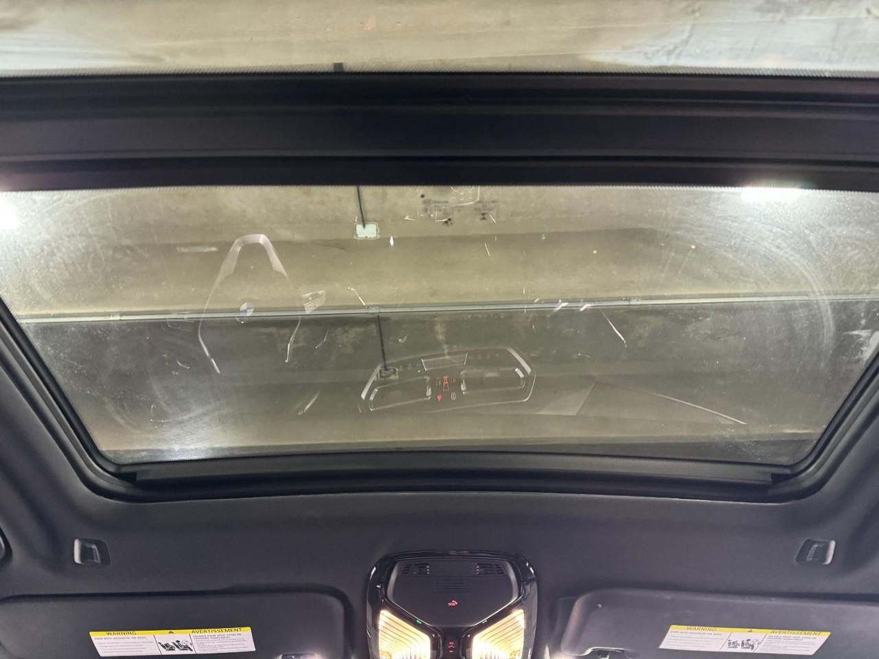 BMW X3 Vehicle Full-screen Gallery Image 12