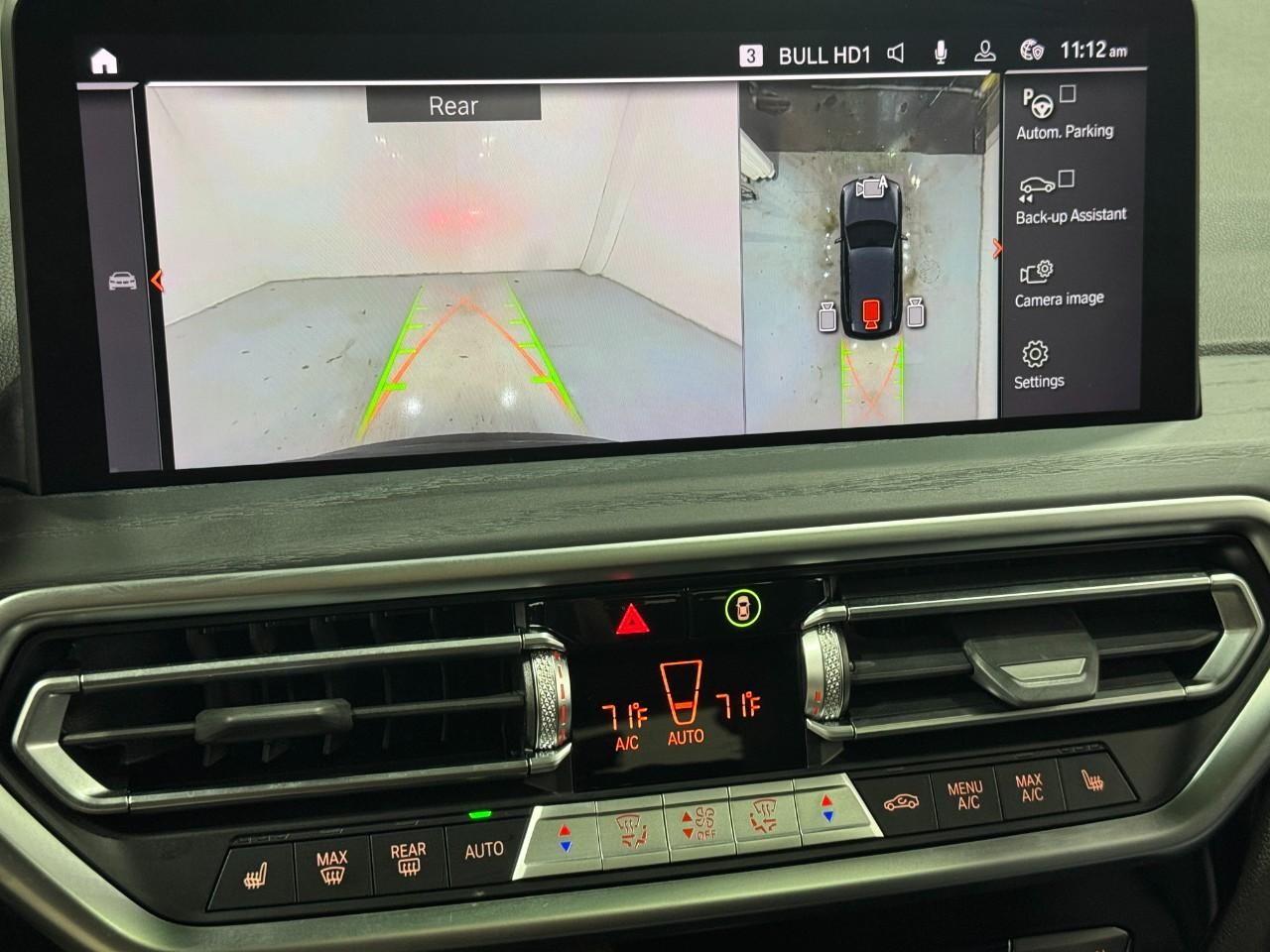 BMW X3 Vehicle Full-screen Gallery Image 34