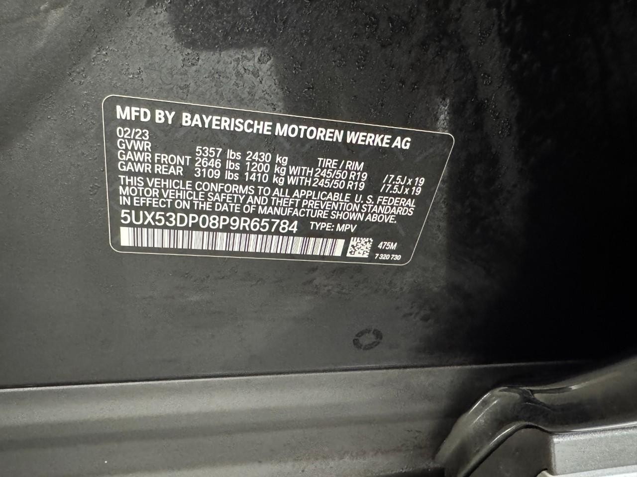 BMW X3 Vehicle Full-screen Gallery Image 35