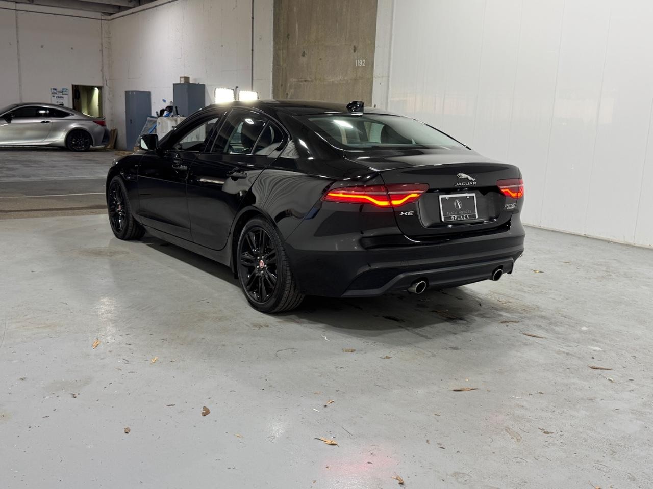 Jaguar XE Vehicle Full-screen Gallery Image 3