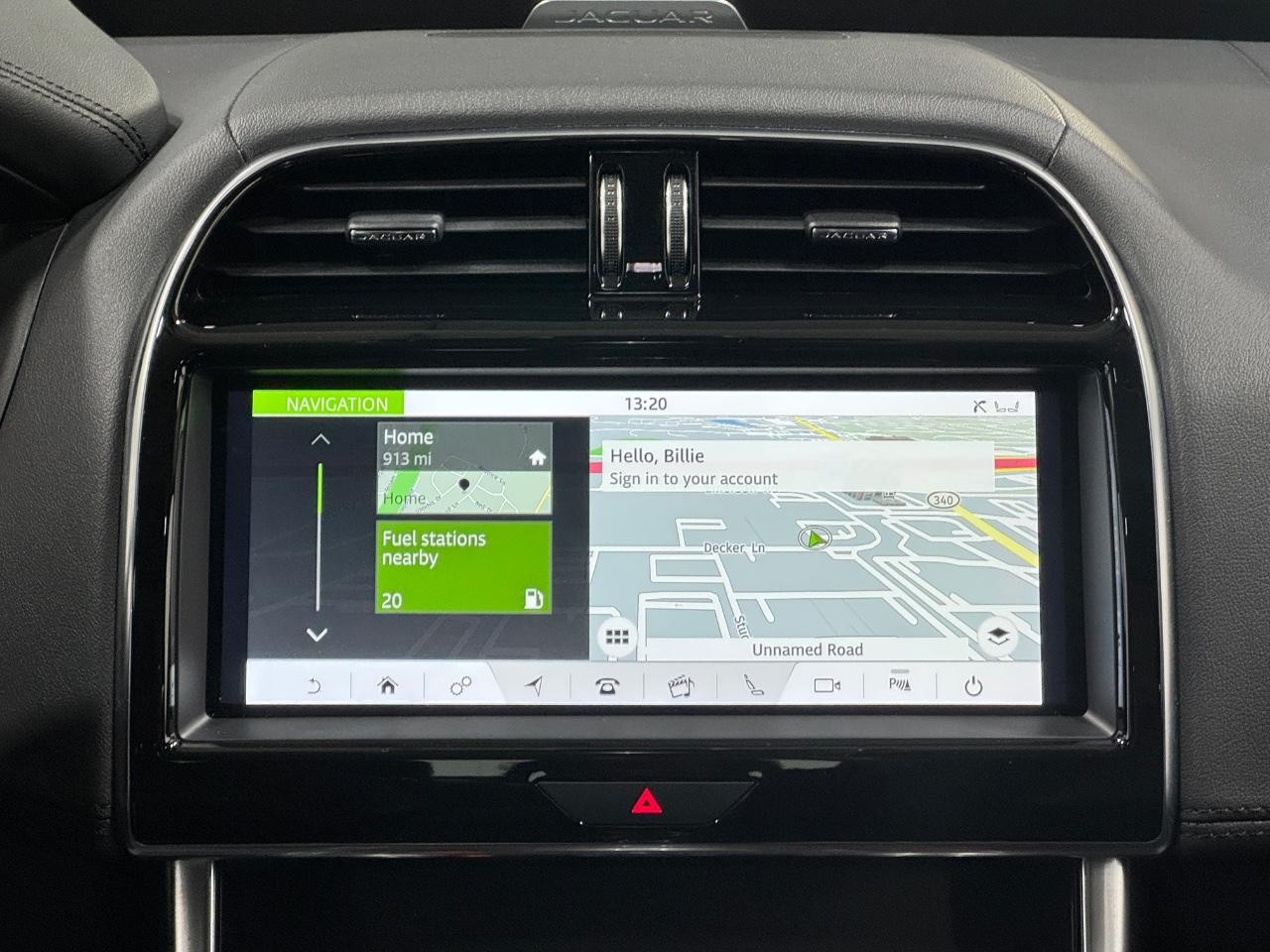 Jaguar XE Vehicle Full-screen Gallery Image 14