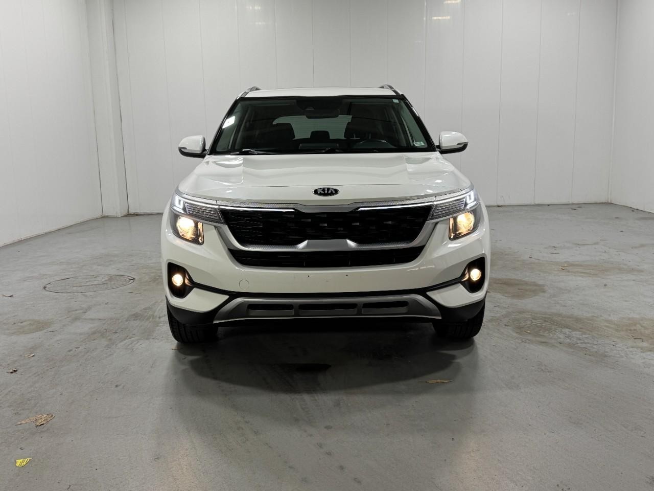 Kia Seltos Vehicle Full-screen Gallery Image 7