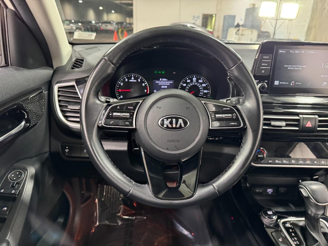 Kia Seltos Vehicle Full-screen Gallery Image 13