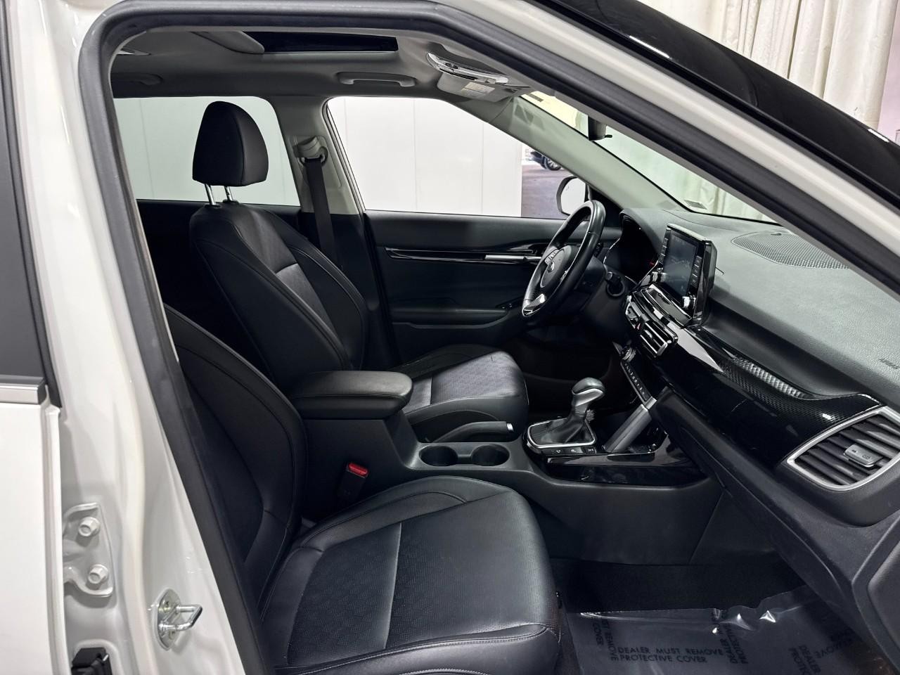 Kia Seltos Vehicle Full-screen Gallery Image 18