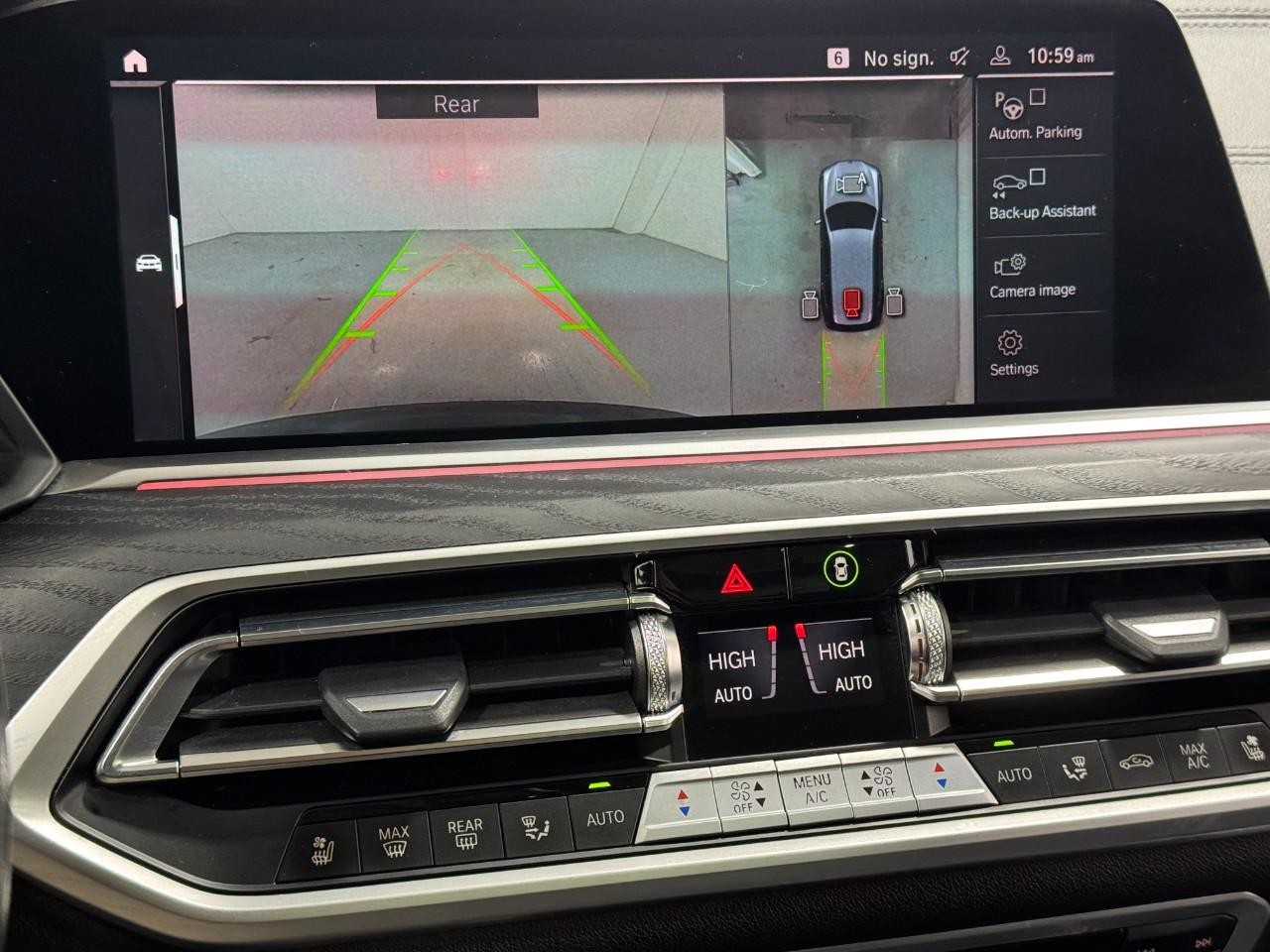 BMW X7 Vehicle Full-screen Gallery Image 35