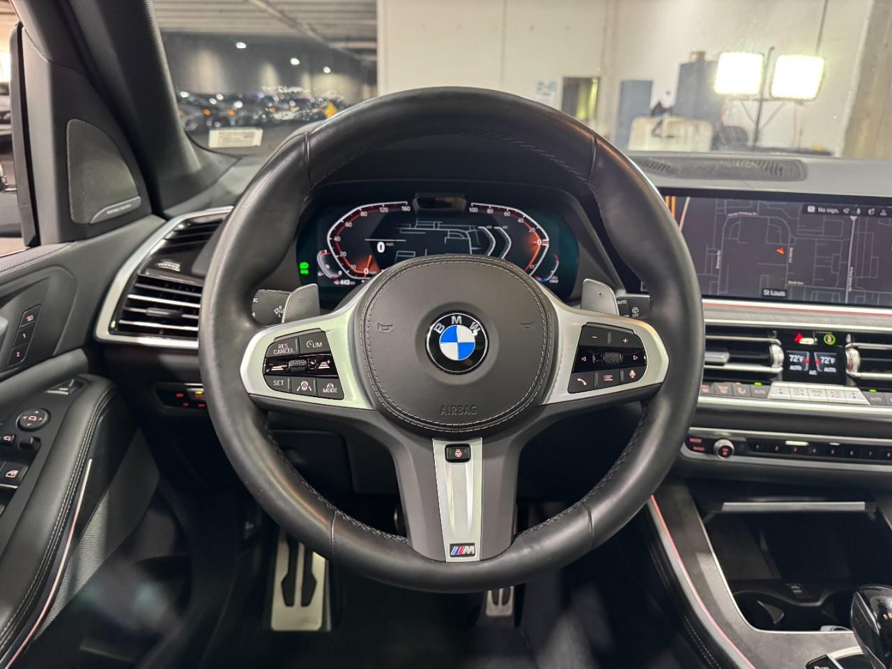 BMW X5 Vehicle Full-screen Gallery Image 14