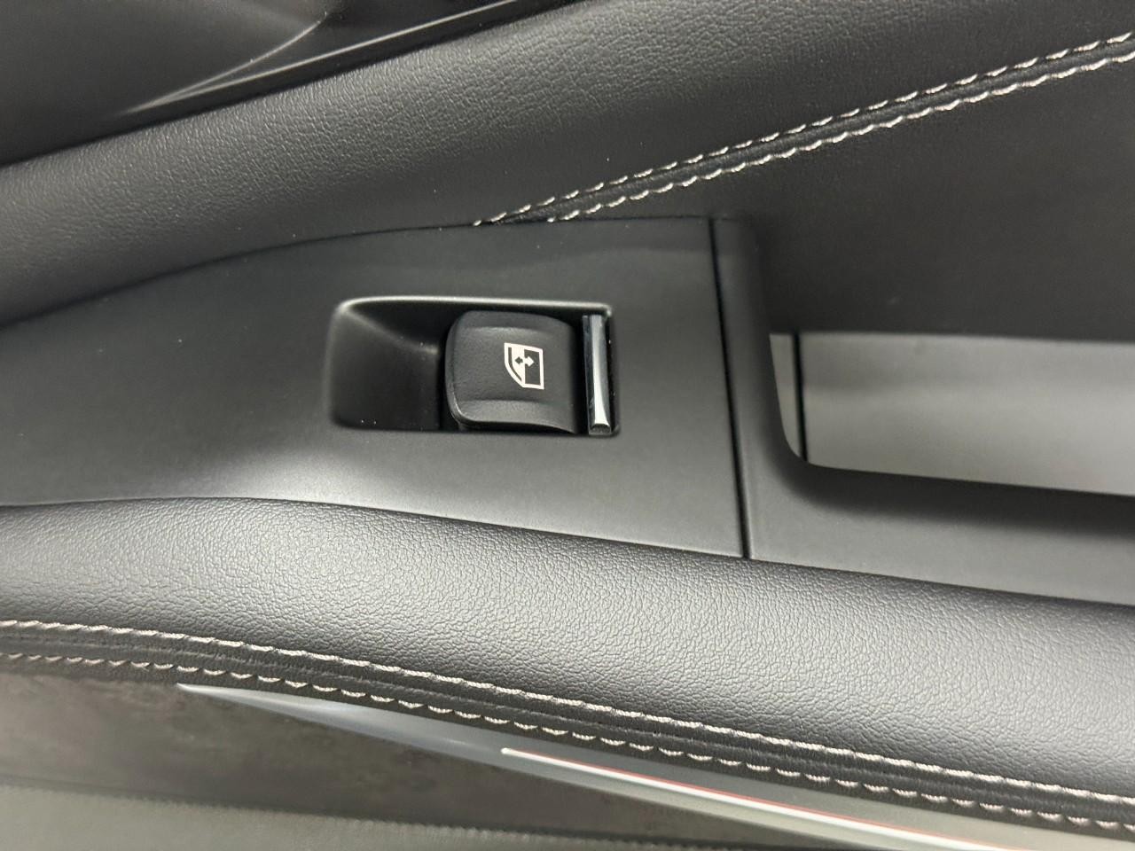 BMW X5 Vehicle Full-screen Gallery Image 23