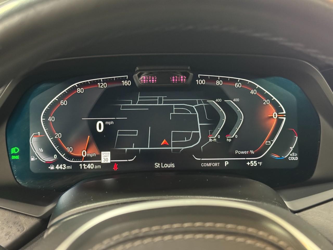 BMW X5 Vehicle Full-screen Gallery Image 34