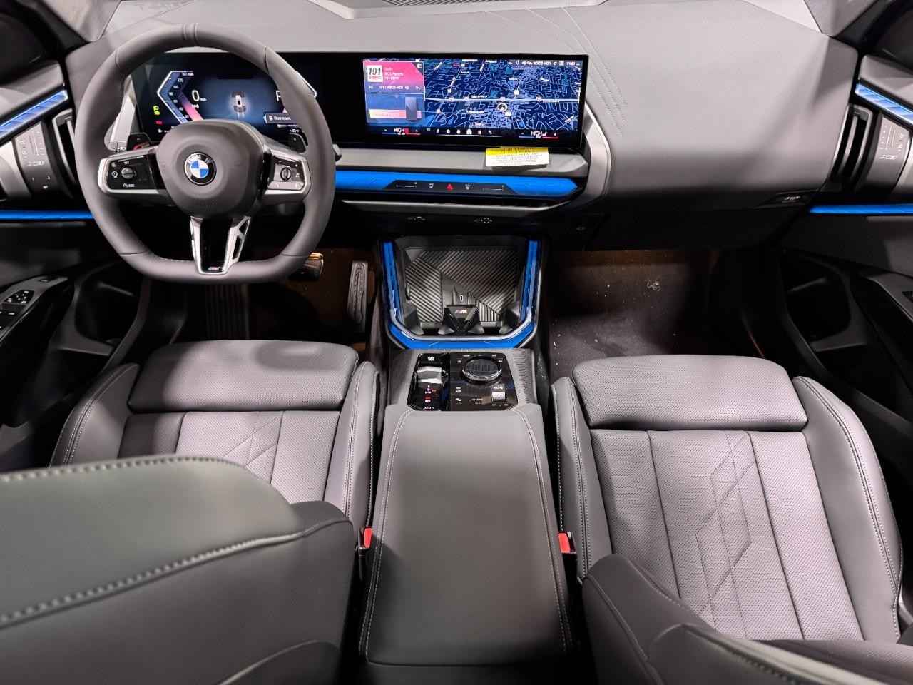 BMW X3 Vehicle Full-screen Gallery Image 12