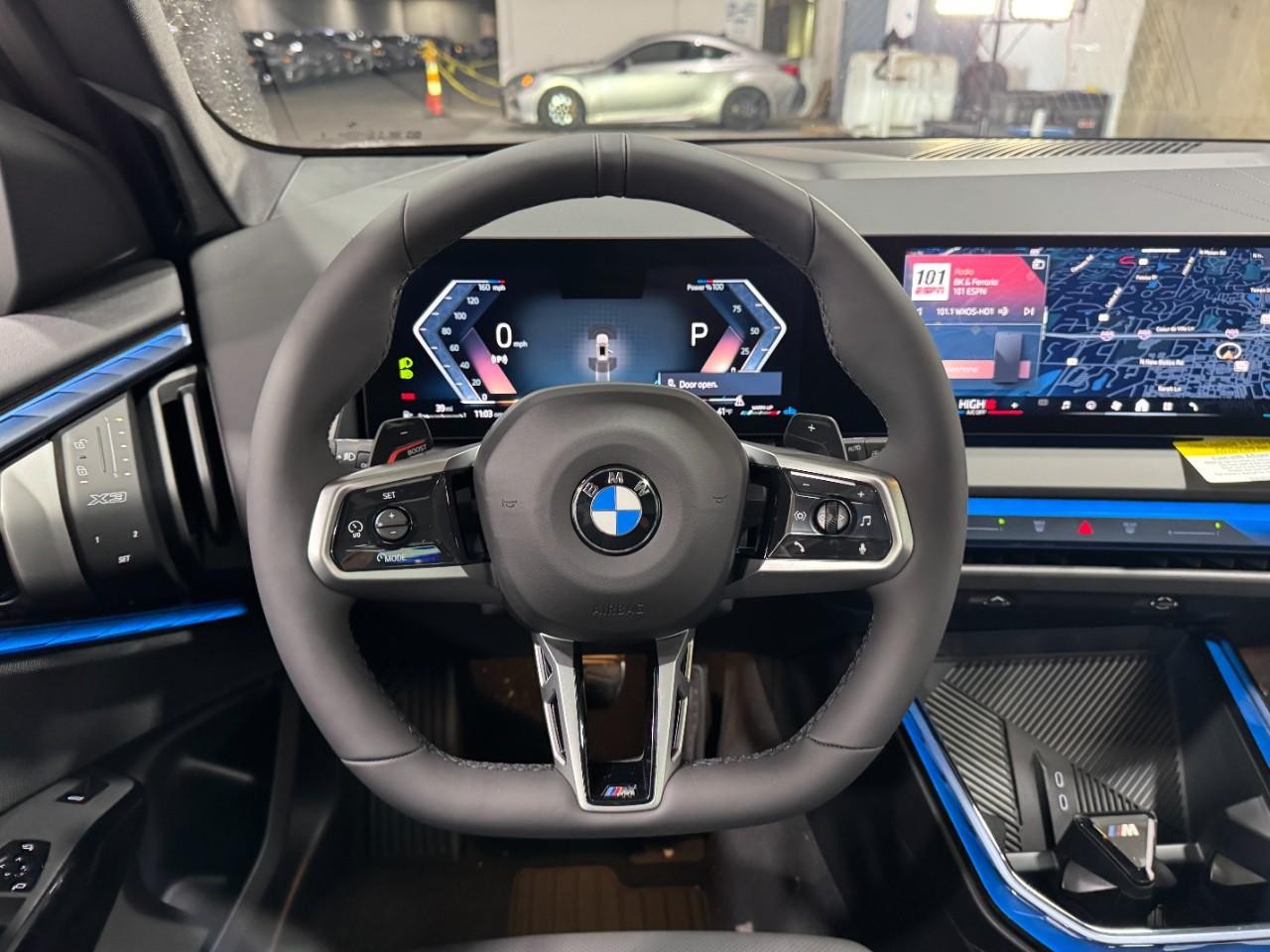 BMW X3 Vehicle Full-screen Gallery Image 13