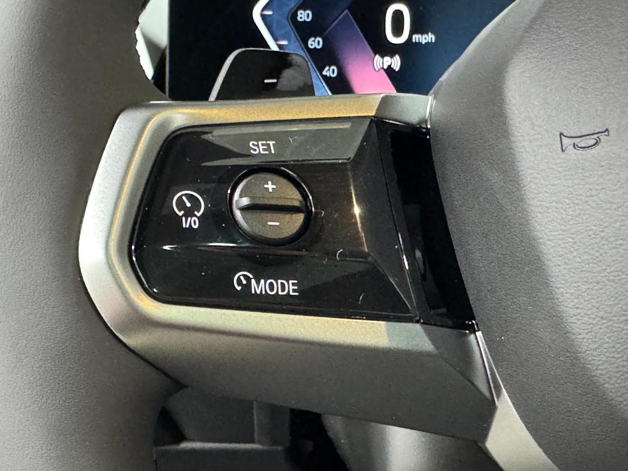 BMW X3 Vehicle Full-screen Gallery Image 27