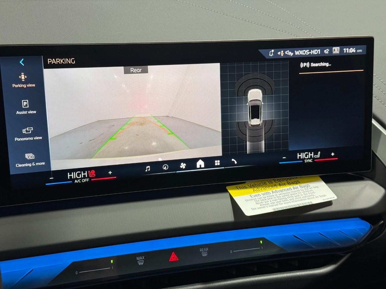 BMW X3 Vehicle Full-screen Gallery Image 30