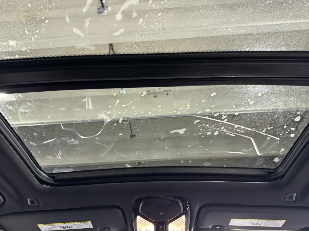 BMW X5 Vehicle Full-screen Gallery Image 12