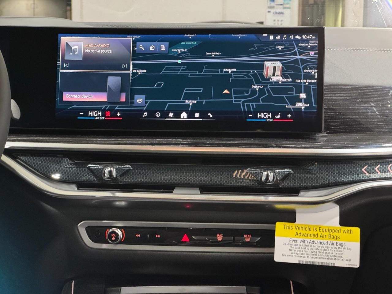 BMW X5 Vehicle Full-screen Gallery Image 15