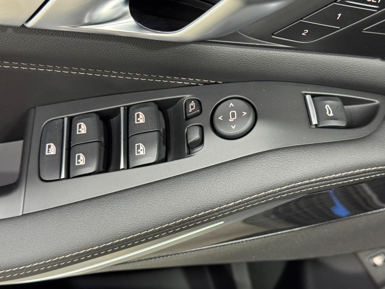 BMW X5 Vehicle Full-screen Gallery Image 26