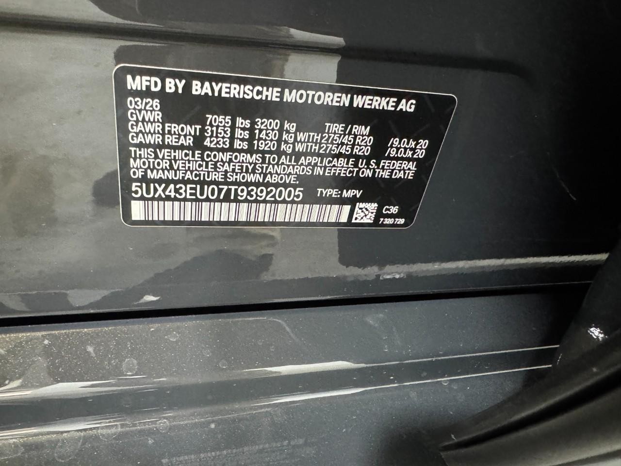 BMW X5 Vehicle Full-screen Gallery Image 36