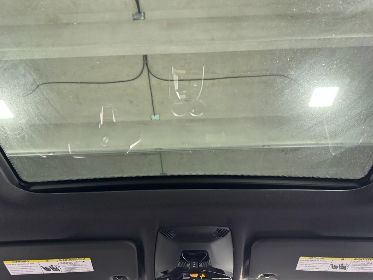 BMW X1 Vehicle Full-screen Gallery Image 11