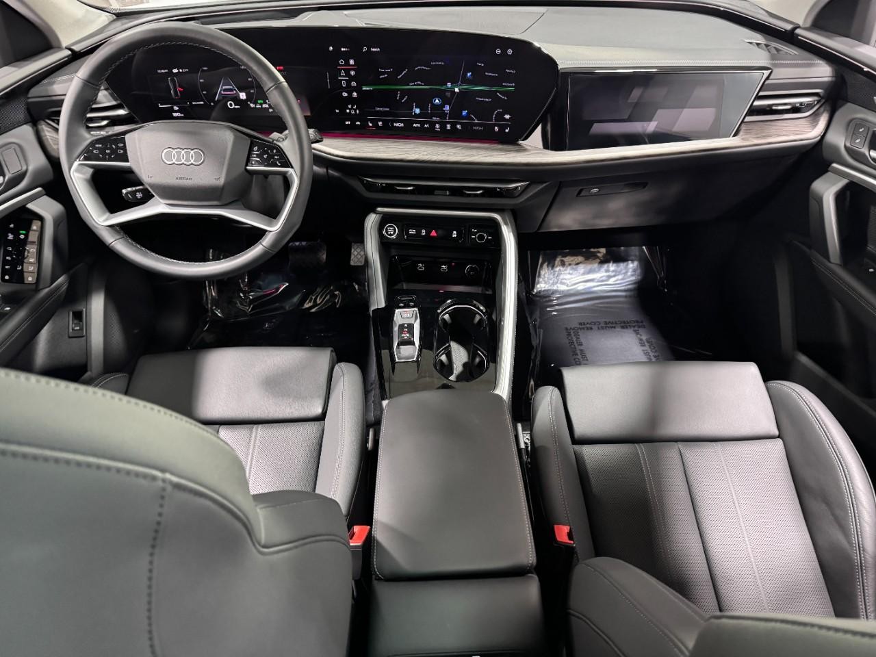 Audi Q5 Vehicle Full-screen Gallery Image 13